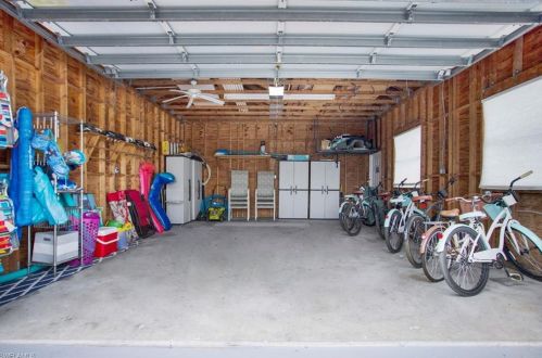 702 107 Ave, Naples FL 34108-1858 exterior