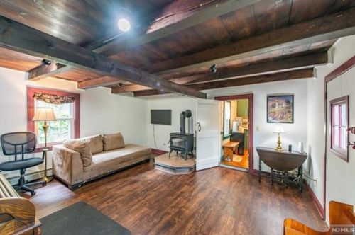 1687 County Rd 565, Wantage NJ 07461-4809 exterior