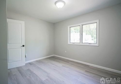 37 Sunrise Rd, Old Bridge NJ  08857-1435 exterior