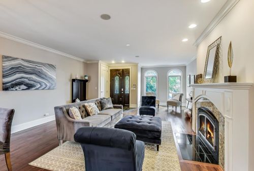 1542 Oakdale Ave, Chicago IL 60657-4024 exterior