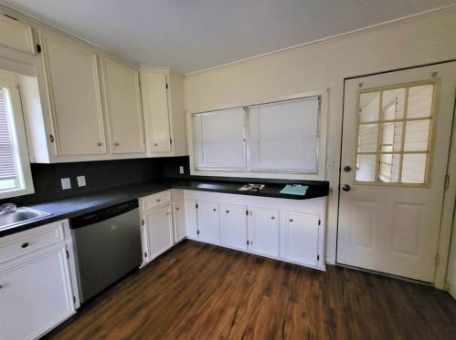 1535 14th St, Hempstead TX  77445-5946 exterior