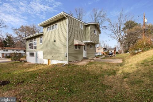 1 Gruenther Ct, Rockville MD  20851-1537 exterior