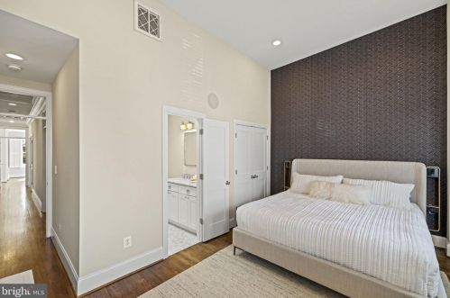 1213 F St, Washington DC  20002-6313 exterior