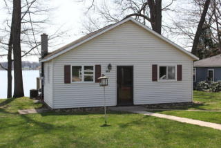 1072 Eagle Lake Dr, Kalamazoo MI  49009-9622 exterior