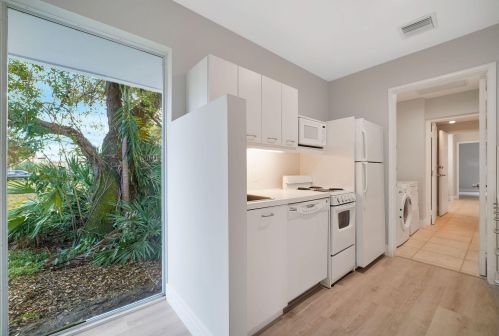 3997 5 Ave, Boca Raton FL 33432-6073 exterior