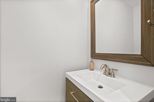 3210 Park Pl, Washington DC  20010-2529 exterior