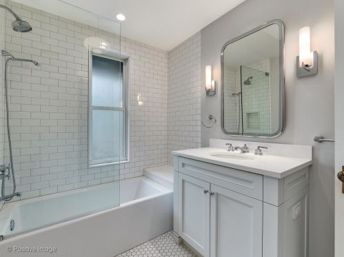 529 Wrightwood Ave, Chicago IL  60614-1794 exterior