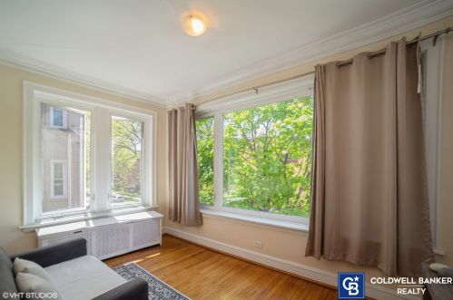 6829 Paxton Ave, Chicago IL 60649-3212 exterior