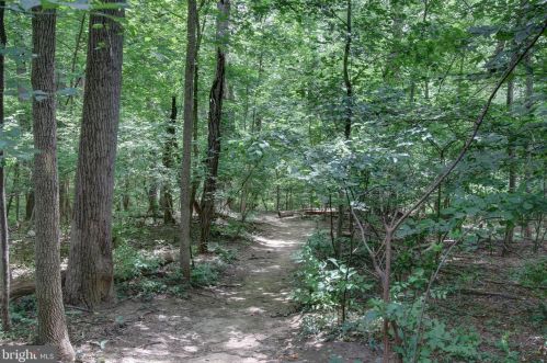 4200 Cathedral Ave, Washington DC  20016-4933 exterior