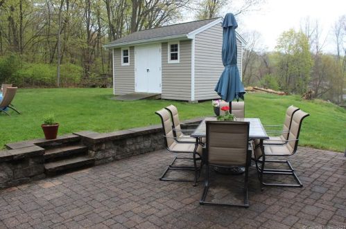 101 High St, Derby CT 06418-2721 exterior