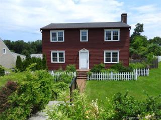 3 Whiffle Tree Rd, Wallingford, CT 06492-2861