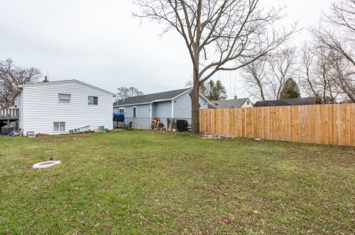 930 Pne St, Waukegan IL 60085-2724 exterior