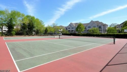 414 Turlington Ct, Livingston NJ 07039-8266 exterior