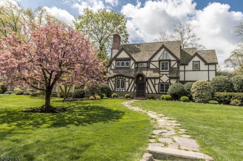 280 Canterbury Rd, Westfield, NJ 07090-1905