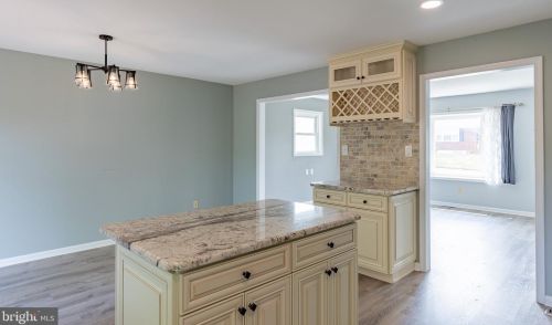 136 Dunsinane Dr, New Castle DE 19720-2323 exterior