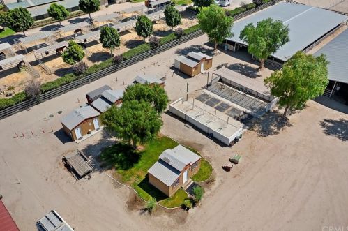 37055 De Portola Rd, Temecula CA 92592-9575 exterior