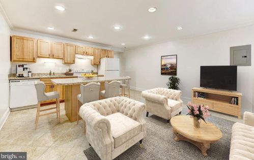 61 Rhode Island Ave, Washington DC  20001-1187 exterior