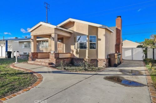 831 Maplewood Ave, Fullerton CA  92832-2625 exterior