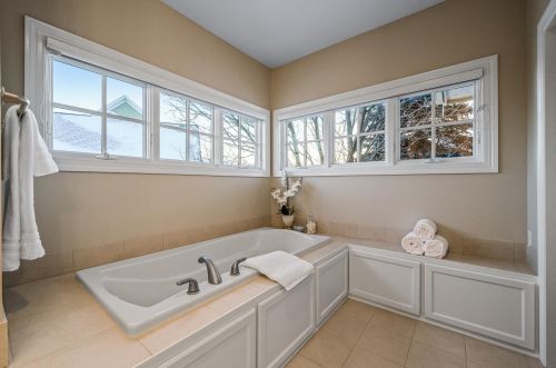 3211 Crestmoor Dr, Saint Paul MN 55125-5010 exterior