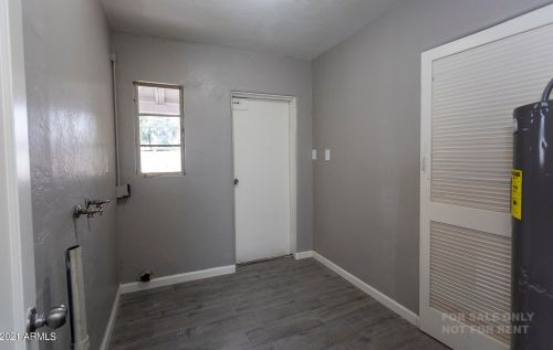 2611 Augusta Ave, Phoenix AZ 85021-7084 exterior