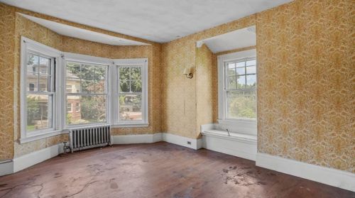 166 Adelaide Ave, Providence RI 02907-1833 exterior