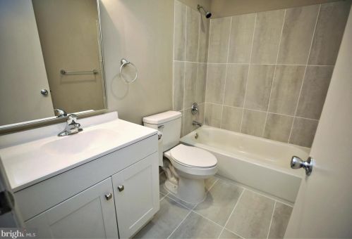 42 Magnolia Ct, Trenton NJ 08648-4828 exterior