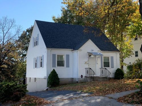 55 Cabot St, New Britain, CT 06053-2943