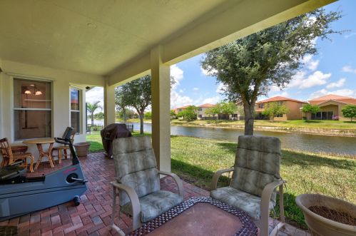 1839 Jamesport Dr, Fort Pierce FL 34953-4599 exterior