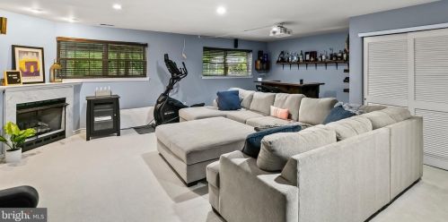 11 Kimberly Dr, Runnemede NJ 08078-2104 exterior