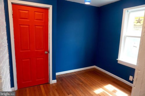 215 13 St, Chester PA 19013-3937 exterior