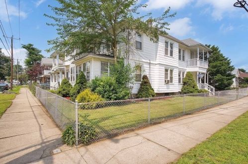 51 Milford St, Springfield MA  01107-1334 exterior