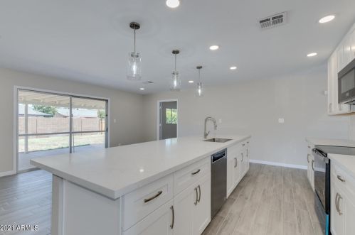 5602 42nd Ln, Phoenix AZ  85019-2001 exterior