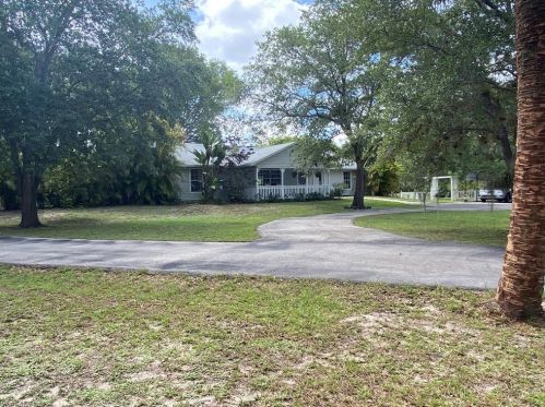 1580 25th St, Naples, FL 34117-4357