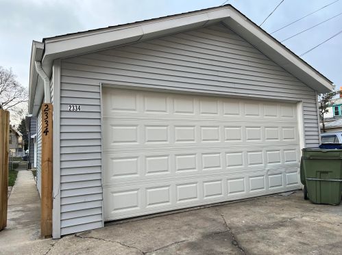 2334 19 St, Milwaukee WI 53215-3006 exterior