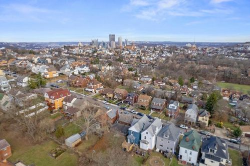 436 Oneida St, Pittsburgh PA  15211-1220 exterior