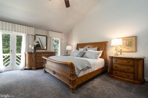 1532 Hampton Hill Cir, Mc Lean VA  22101-6020 exterior