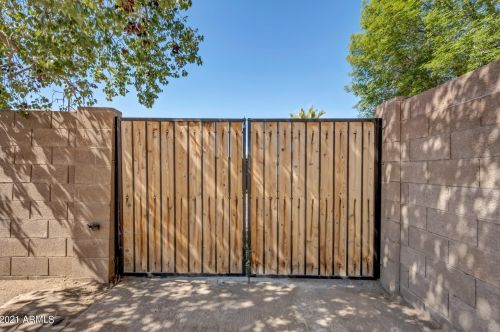 11216 33rd Ave, Phoenix AZ 85029-4105 exterior