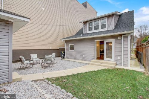 2911 17th St, Washington DC  20018-1825 exterior