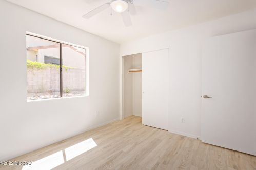 9961 Falcon Point Dr, Tucson AZ 85730-6129 exterior