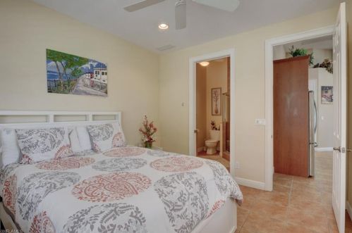 14495 Jekyll Is Ct, Naples FL 34119-4815 exterior