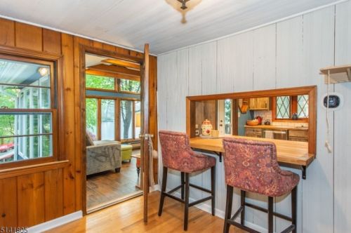 86 Lakewood Dr, Parsippany NJ 07834-2819 exterior