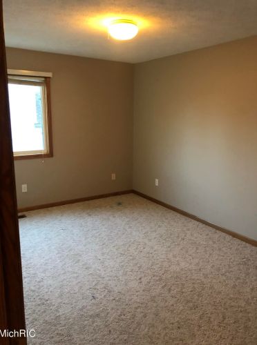 450 Macomb Ave, Grand Rapids MI 49534-3549 exterior