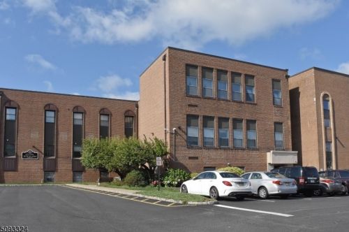 124 Main St, Parsippany NJ 07834-2100 exterior