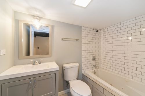 5351 Nottingham Ave, Chicago IL  60638-1011 exterior