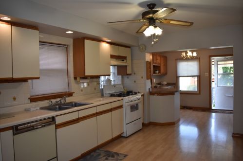 4243 59th St, Chicago, IL 60629-4940