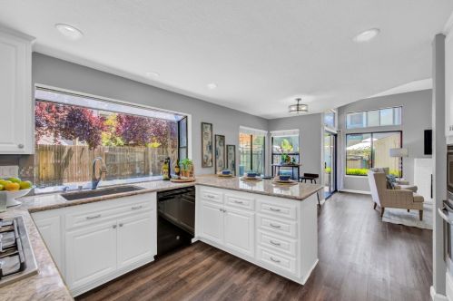 120 Hazelmere Dr, Folsom CA 95630-5522 exterior