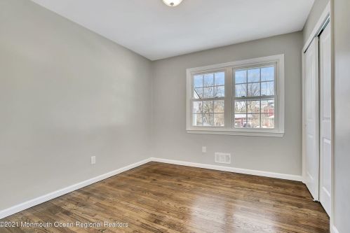 4 Hampton Dr, East Freehold NJ 07728-3148 exterior