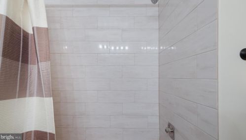 157 Pheasant Ln, Huntingdon Valley PA 19006-3105 exterior