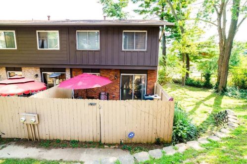 8788 Santa Bella Dr, Hazelwood, MO 63042-2918