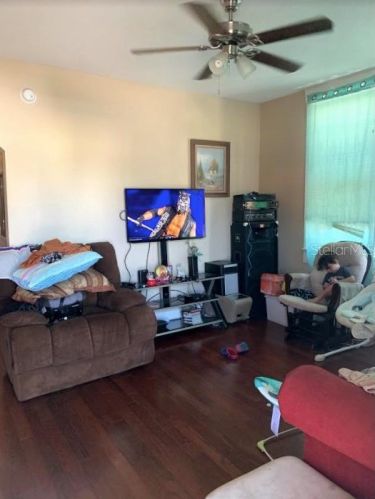 2904 Chestnut St, Tampa FL  33607-3241 exterior